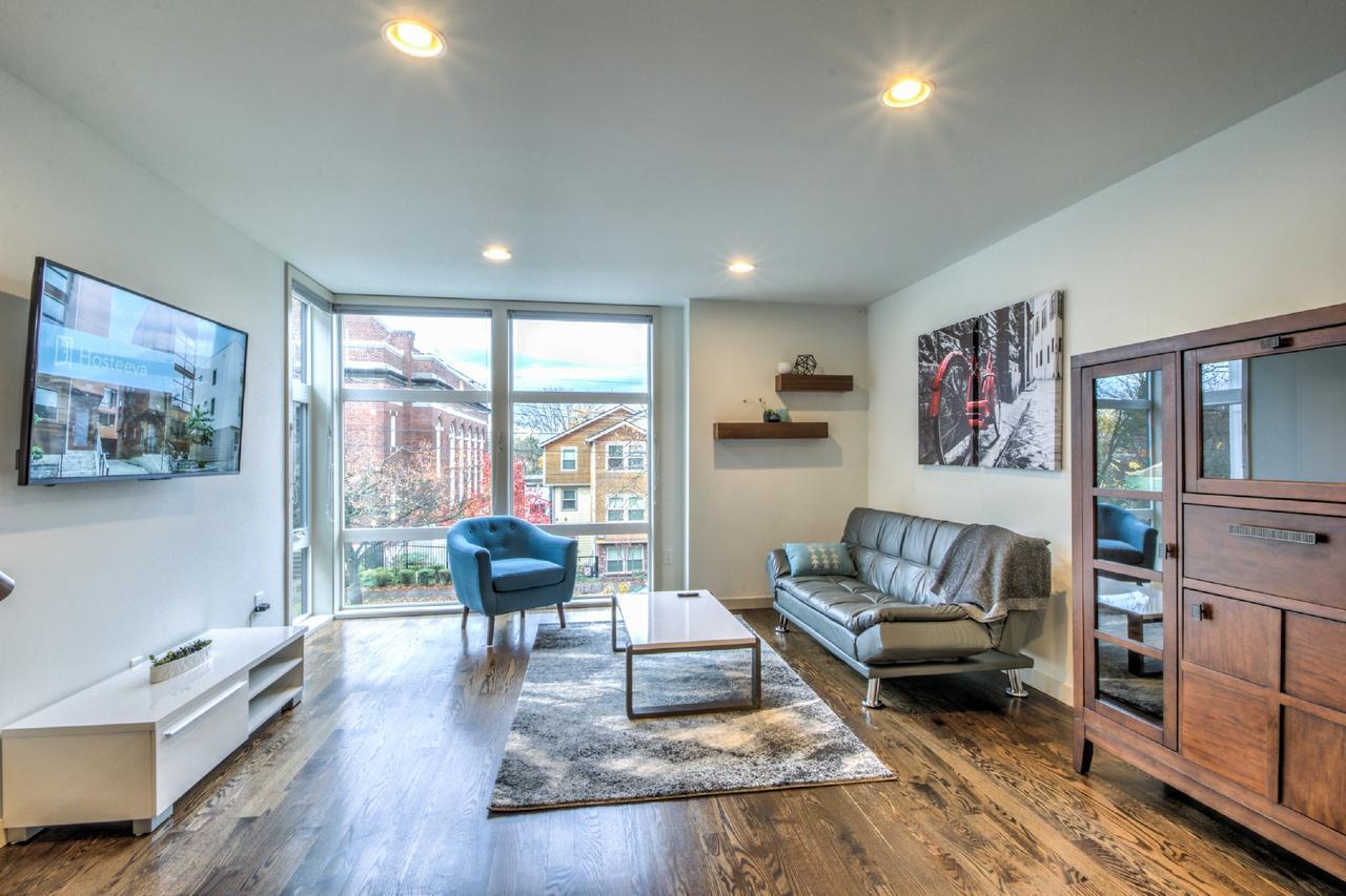 Modern Home With Rooftop Oasis Seattle Exterior photo