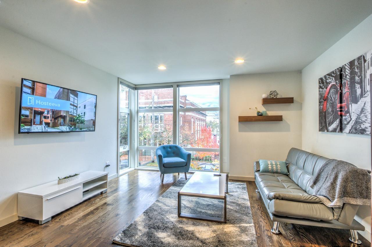 Modern Home With Rooftop Oasis Seattle Exterior photo